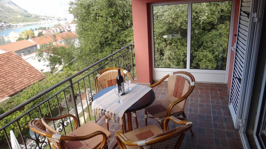 Apartments Lazarevic Kotor Rum bild